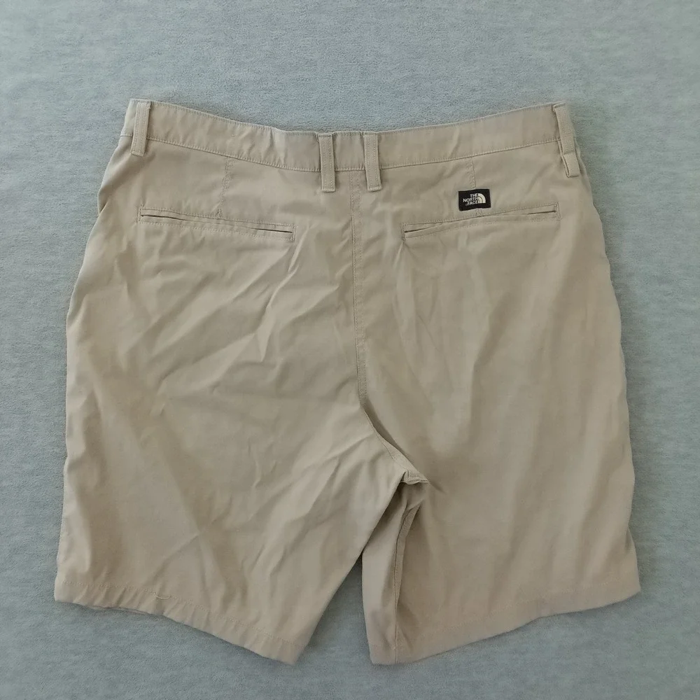 The North Face Mens Khaki Tan Flat Front Hiking Shorts Size 36 Regular Outdoor